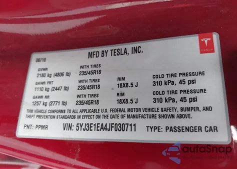 2018 Tesla Model 3 Long Range/Mid Range z USA, uszkodzony, nr VIN 5YJ3E1EA4JF030711